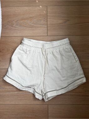 Jetty White Cute and Comfortable Cotton Shorts M